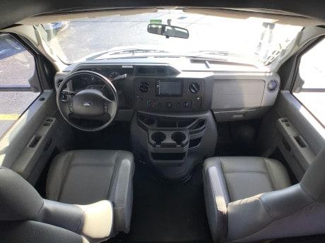 2020 Tiffin Wayfarer 28TM - cab https://fortlauderdalerv.com/wp-content/uploads/2025/01/2020-Tiffin-Wayfarer-28TM-cab.jpg